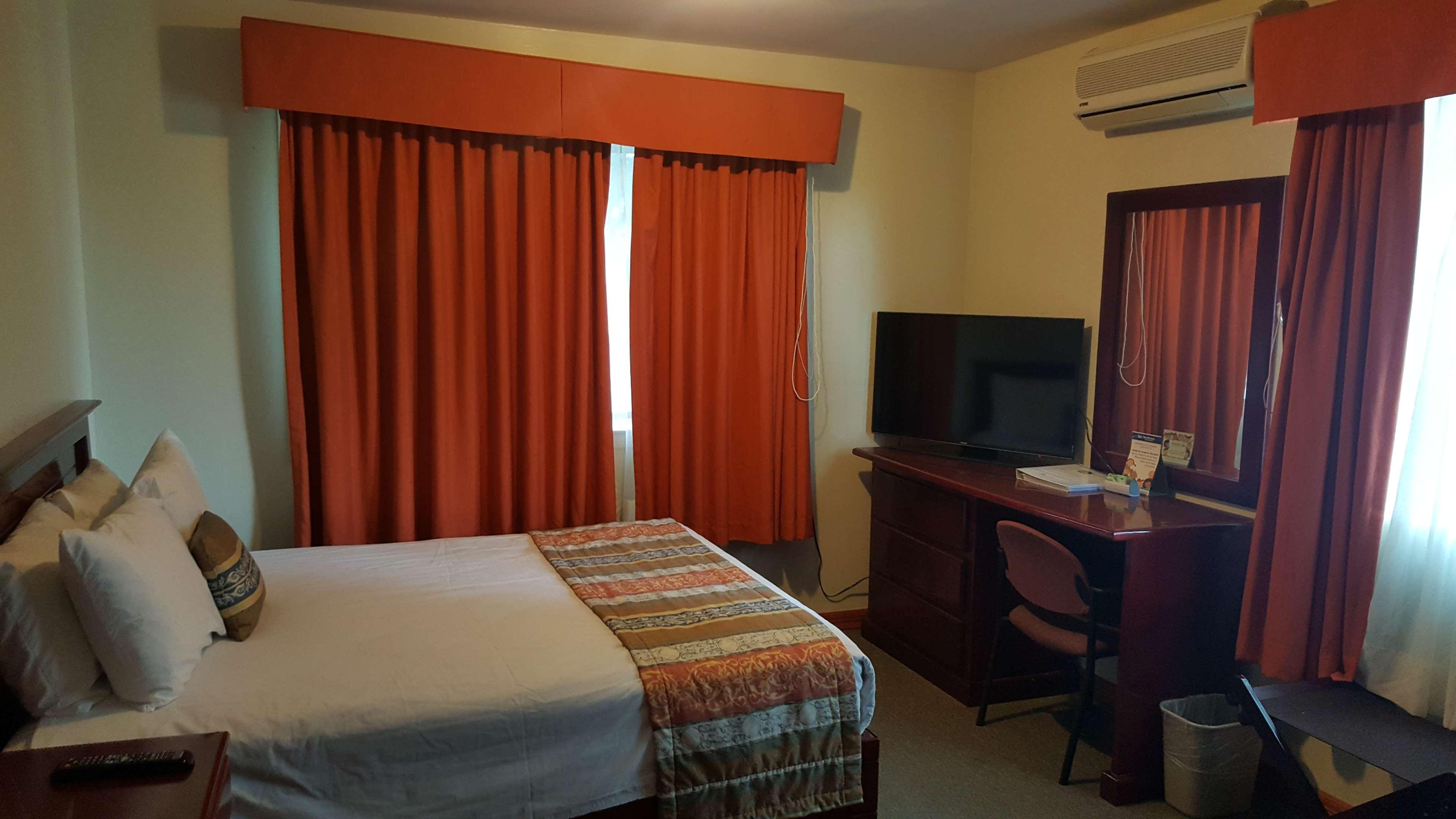 Best Western Bazarell Inn Montemorelos Екстериор снимка