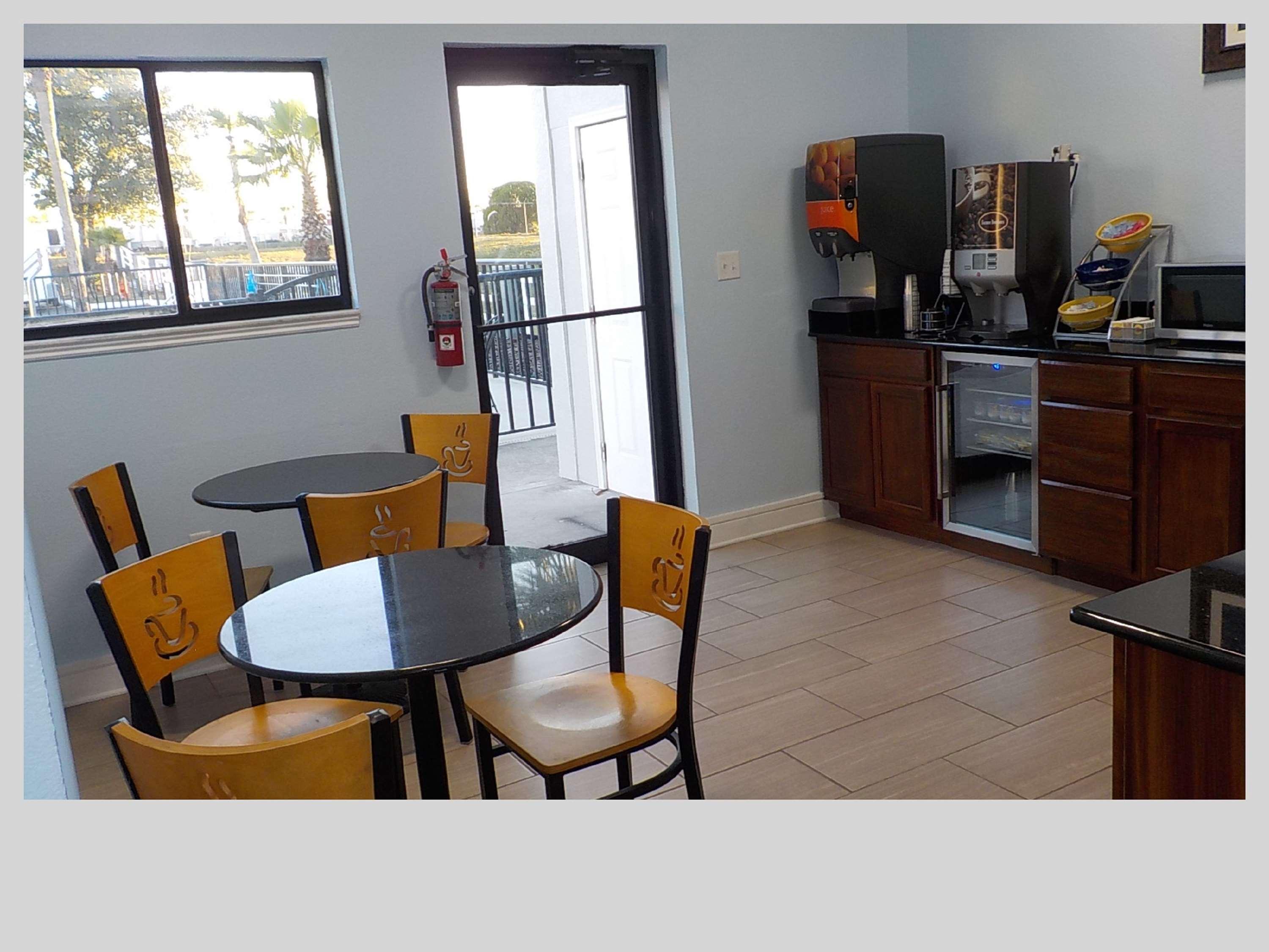 Best Western Bazarell Inn Montemorelos Екстериор снимка