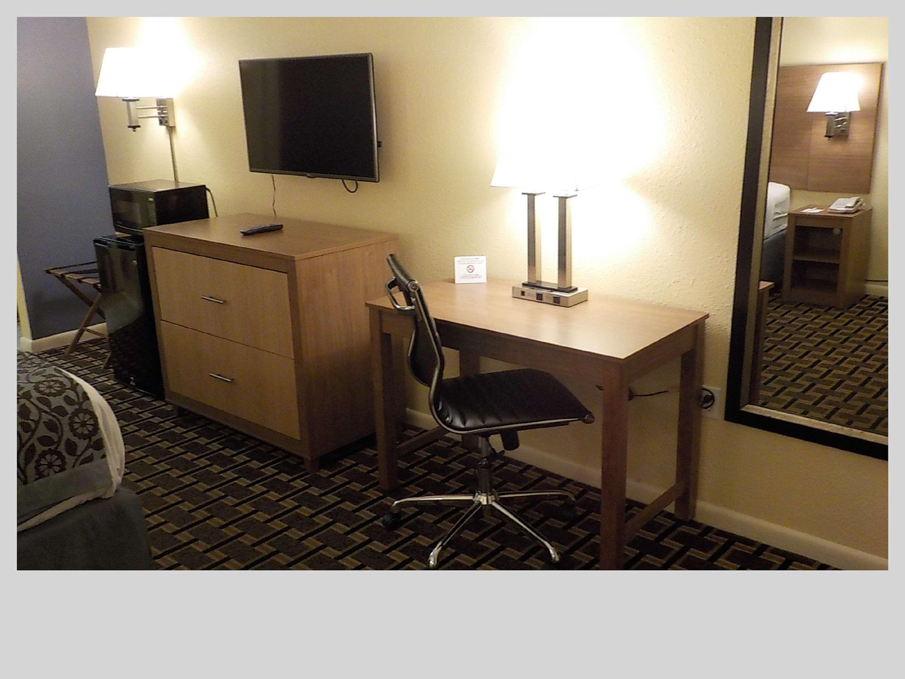 Best Western Bazarell Inn Montemorelos Екстериор снимка