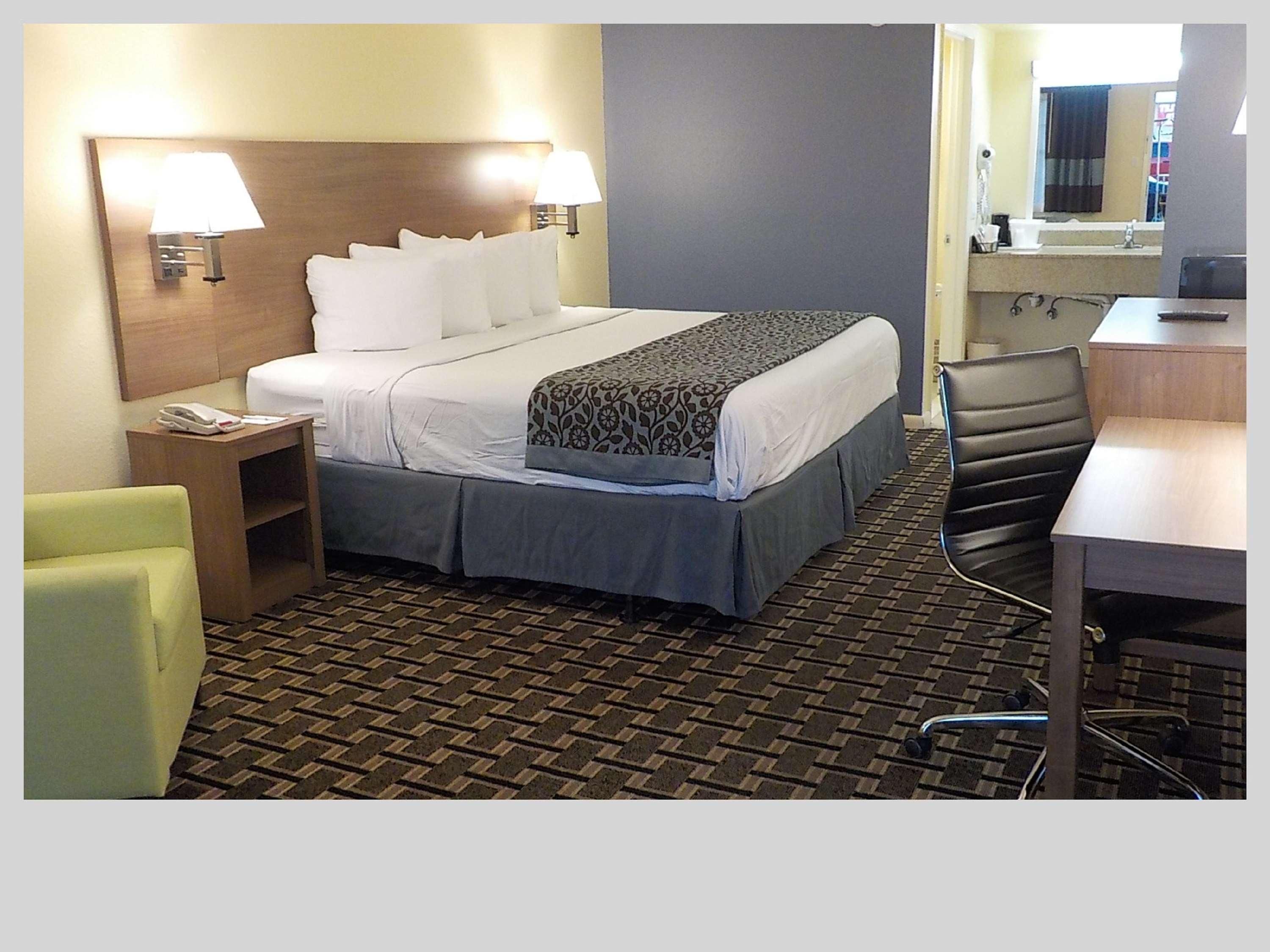 Best Western Bazarell Inn Montemorelos Екстериор снимка