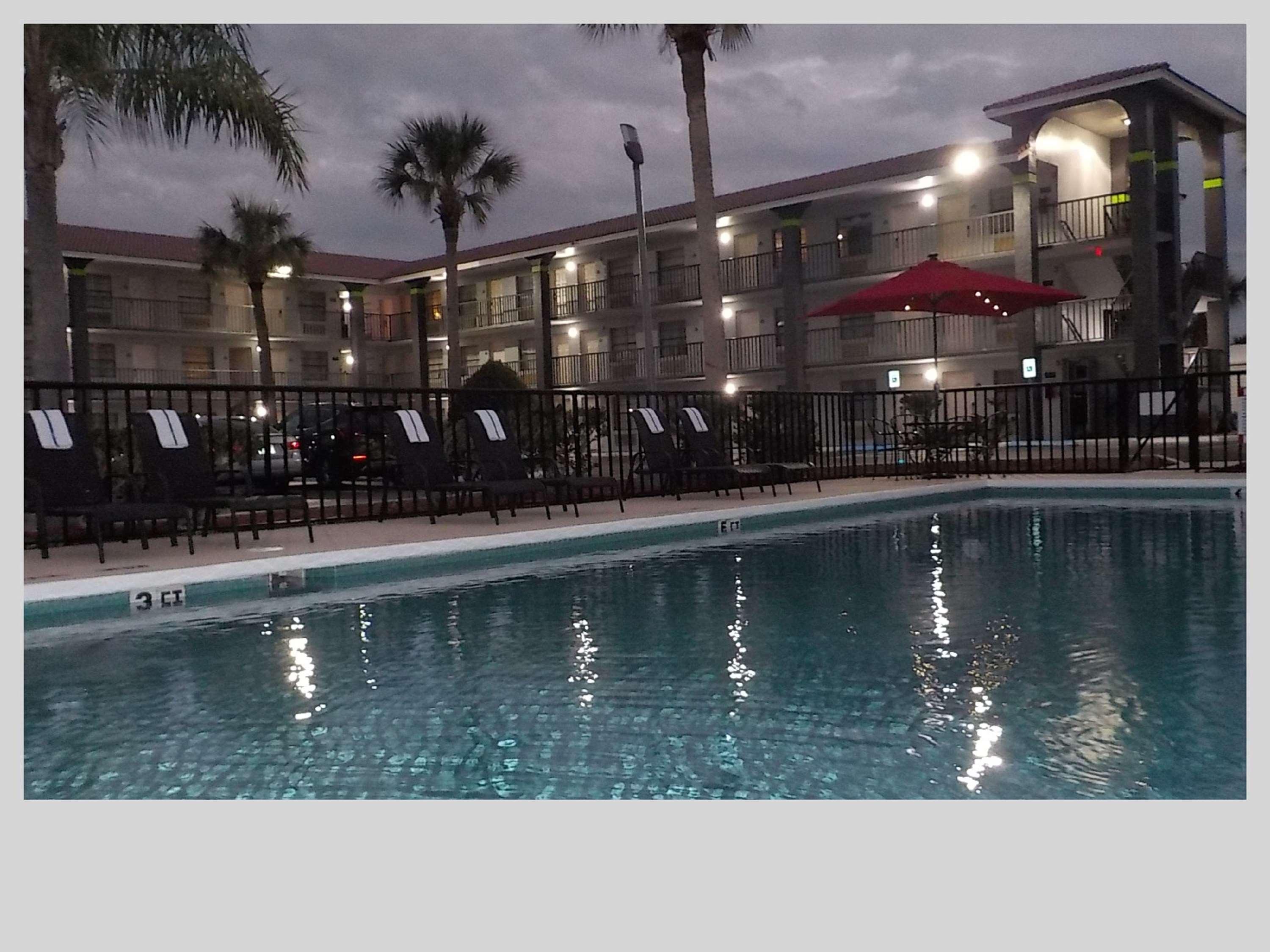 Best Western Bazarell Inn Montemorelos Екстериор снимка