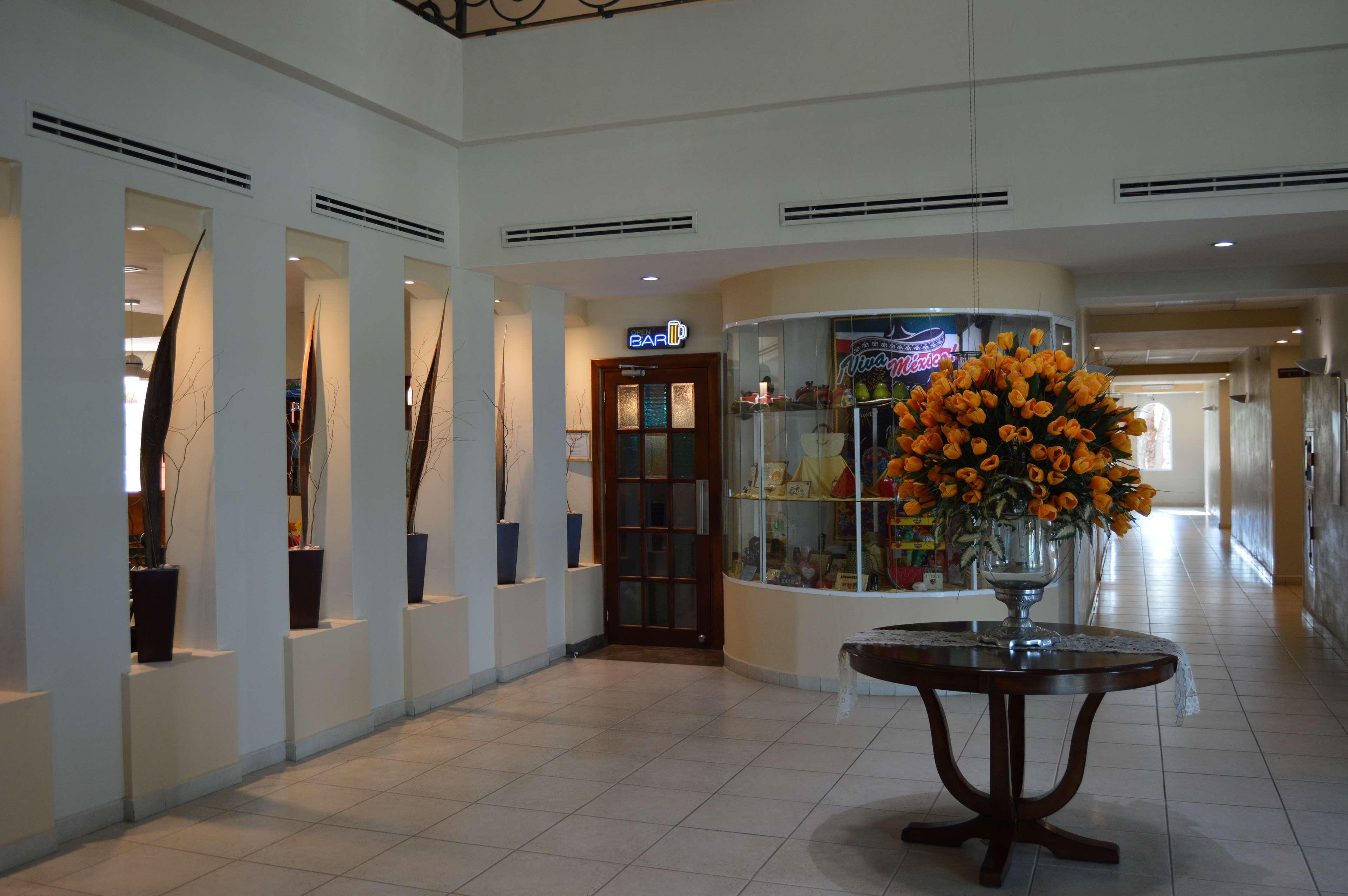 Best Western Bazarell Inn Montemorelos Екстериор снимка
