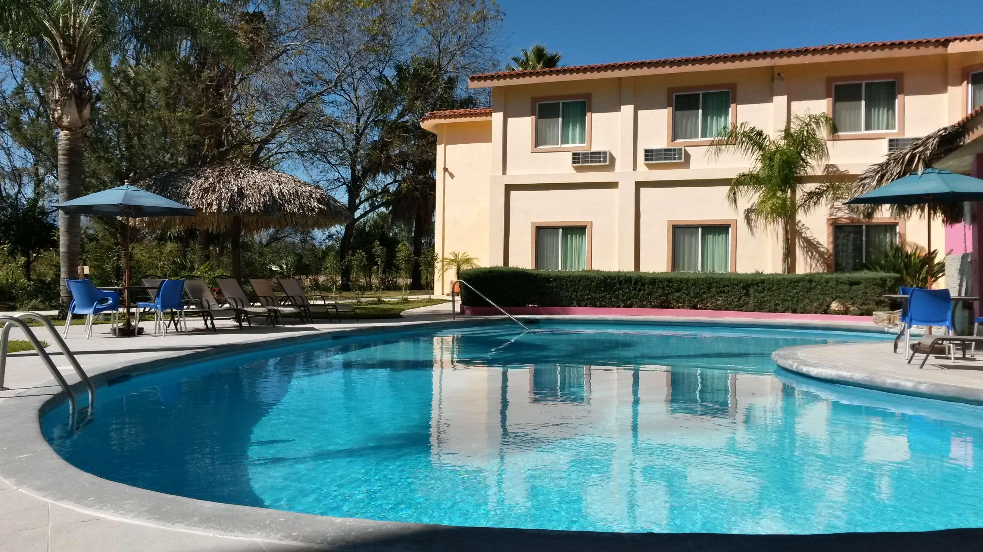 Best Western Bazarell Inn Montemorelos Екстериор снимка
