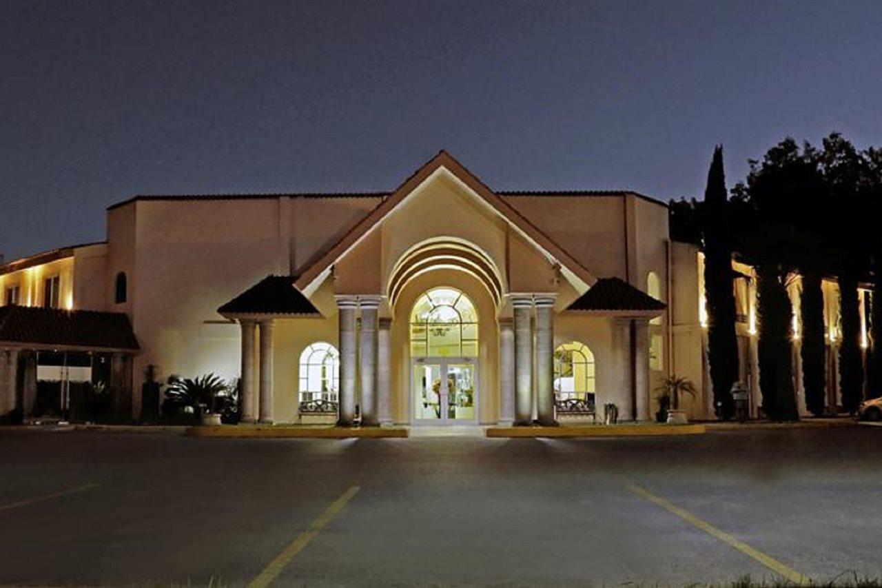 Best Western Bazarell Inn Montemorelos Екстериор снимка