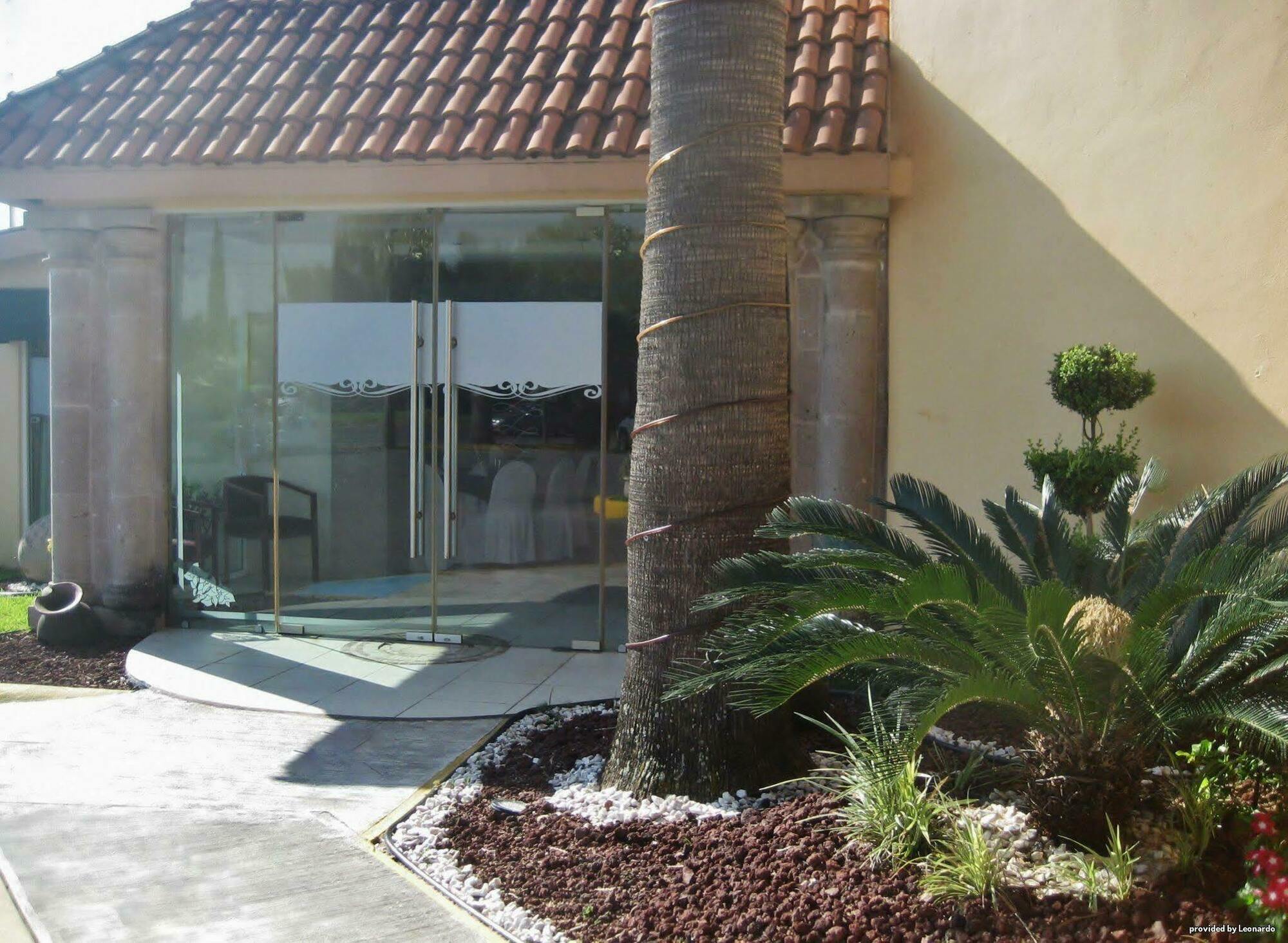 Best Western Bazarell Inn Montemorelos Екстериор снимка