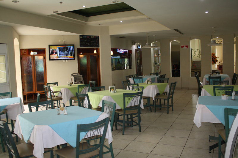 Best Western Bazarell Inn Montemorelos Екстериор снимка